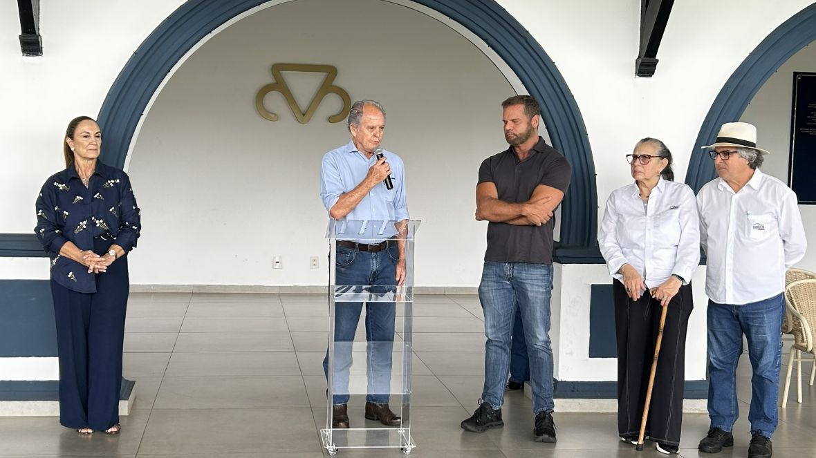 Abertura oficial da Expoinel Minas reúne lideranças da pecuária zebuína em Uberaba (MG)