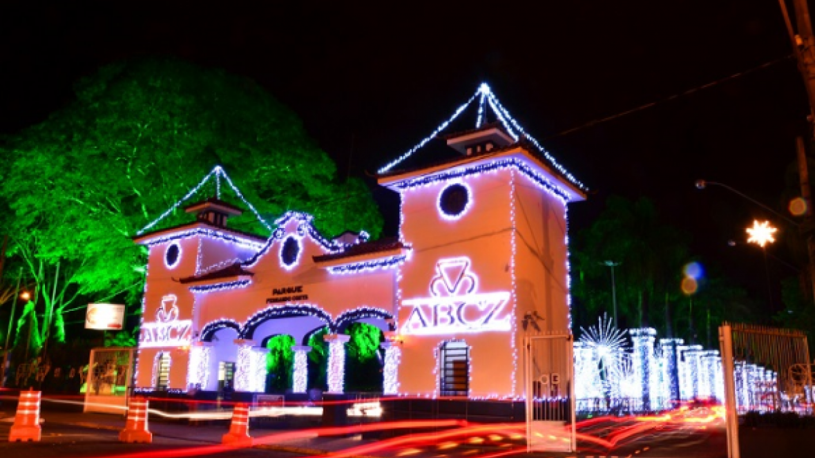 Projeto Natal no Parque é aberto oficialmente