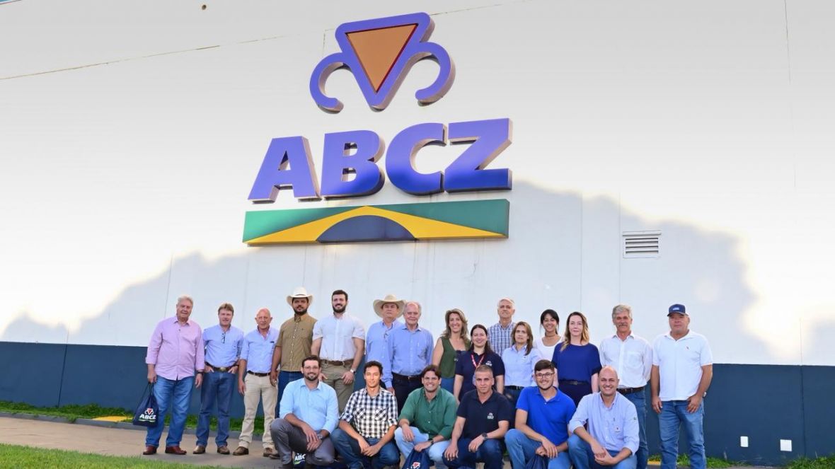 ABCZ realiza encontro com jurados que atuarão nos julgamentos da 91ª ExpoZebu