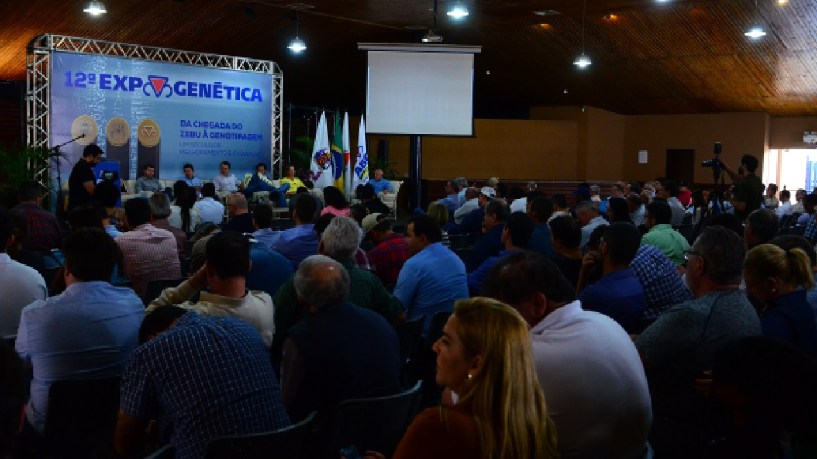 Em novo formato, lançamento dos sumários de touros movimenta ExpoGenética