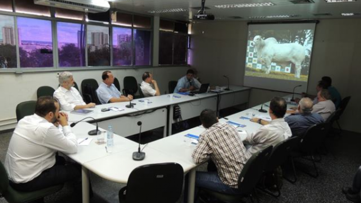 Poder Executivo do Mato Grosso conhece o Pró-Genética 