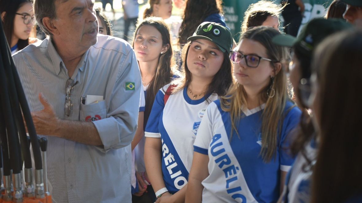 Projeto 'De Olho No Material Escolar' traz estudantes e professores à ExpoZebu