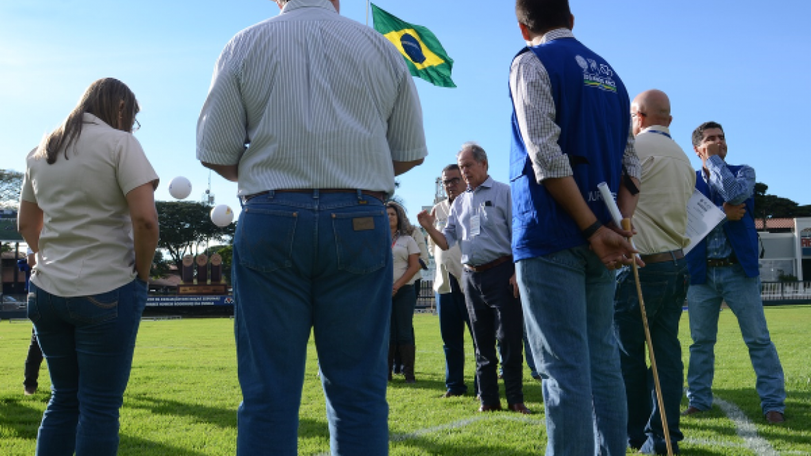  Presidente da ABCZ se reúne com jurados da 85ª ExpoZebu e iniciam-se os julgamentos