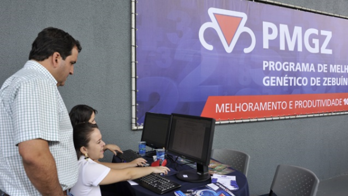 PMGZ, Pró-Genética e PRODUZ fazem atendimento durante a ExpoZebu