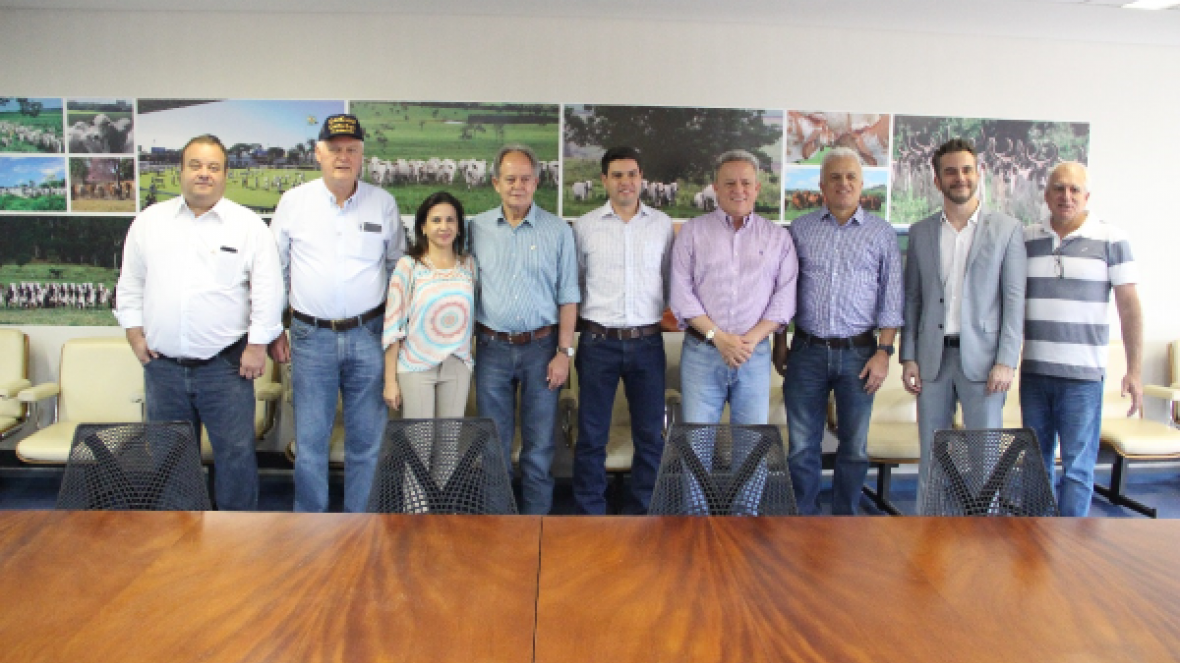Presidente e diretores da Associação Brasileira de Criadores de Canchim visitam sede da ABCZ