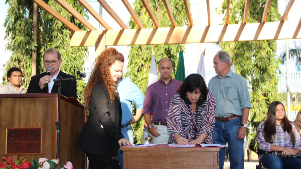 Museu do Zebu assina convênios com Fazu e Uniube