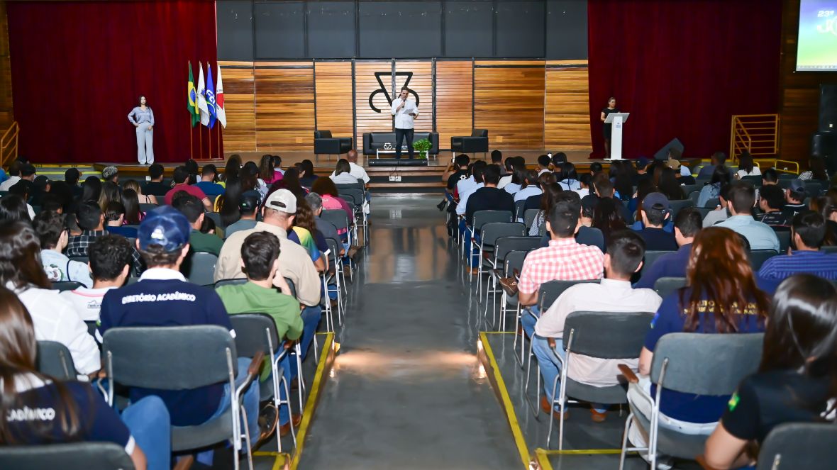 Fazu lota Centro de Eventos da ABCZ na abertura da 23ª Jornada Científica