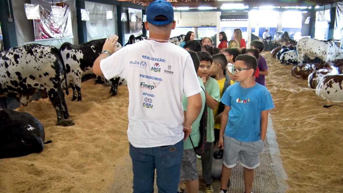 Projeto 'Meu Amigo Animal' promove interação com zebuínos da 89ª ExpoZebu