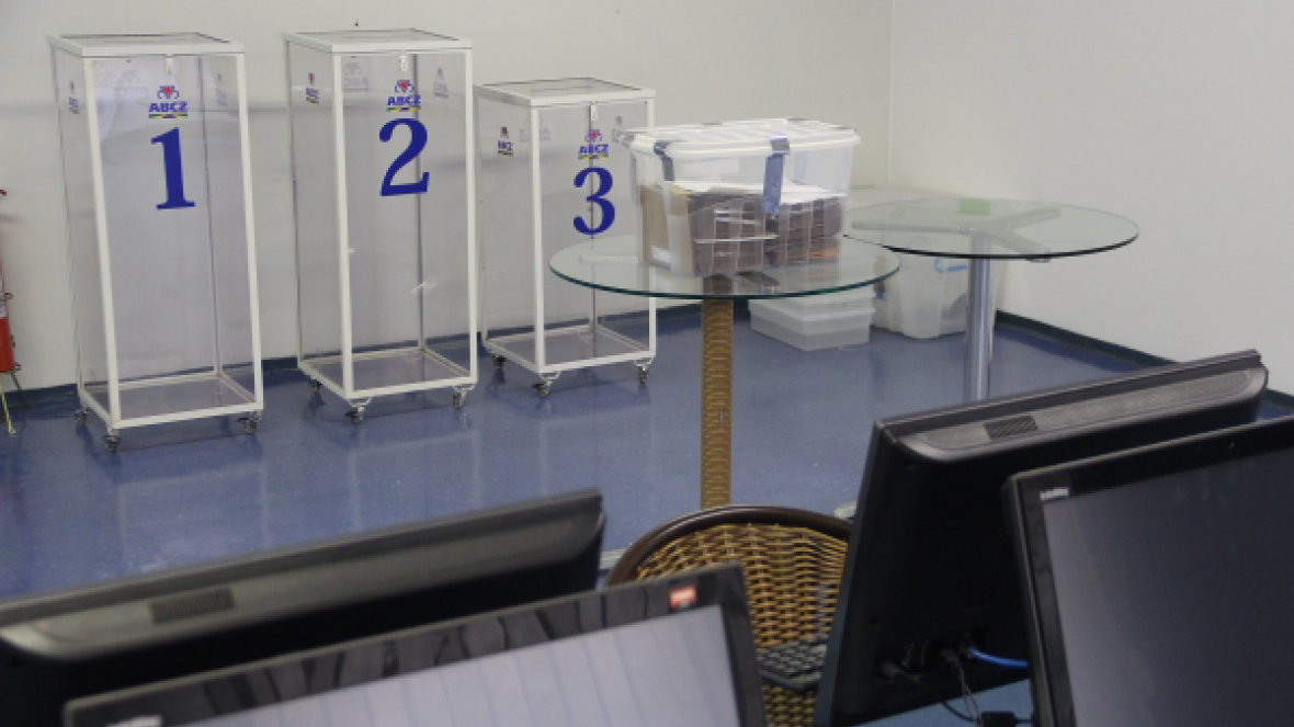 Estrutura para receber votos de associados para nova diretoria é montada na ABCZ