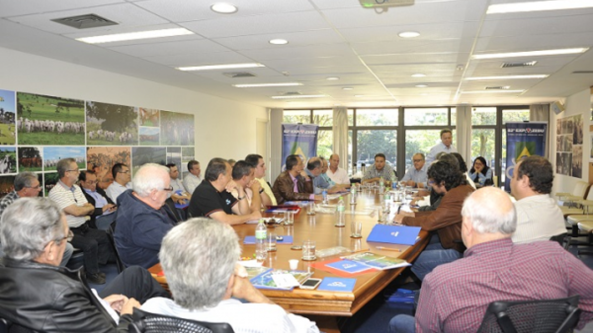 Conselho Consultivo da ABCZ debate pauta diversificada na ExpoZebu 