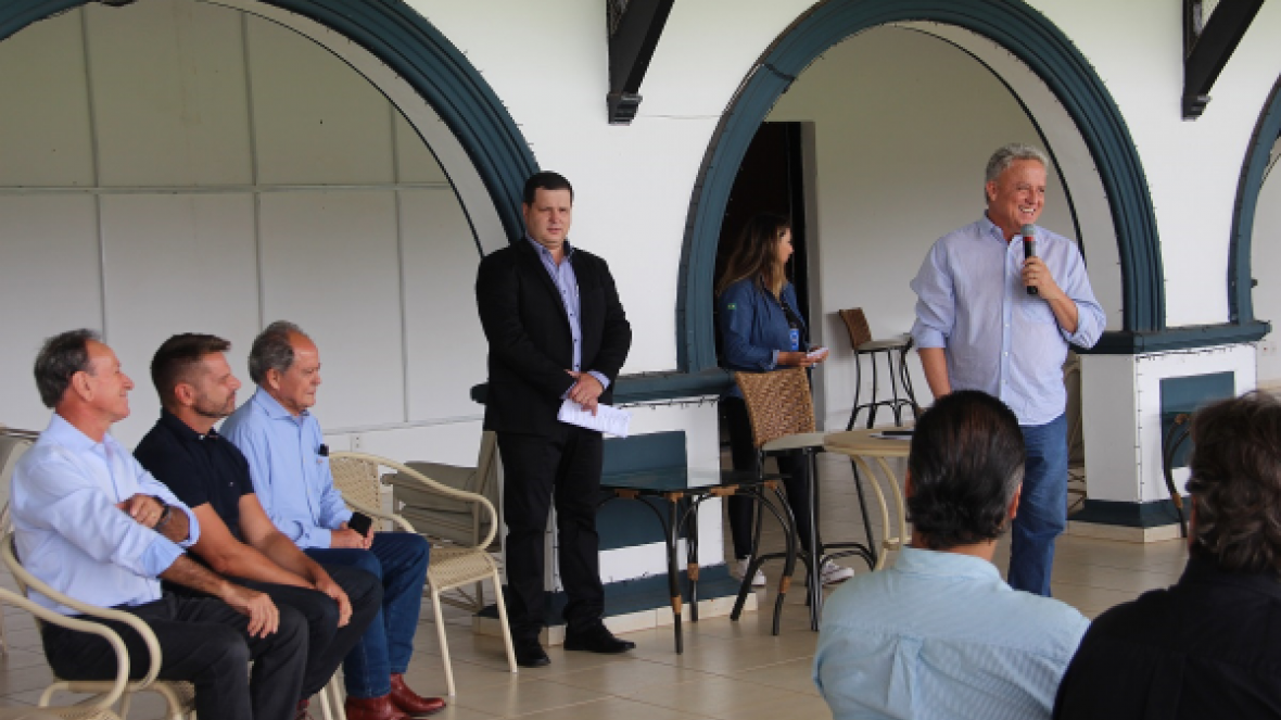 Presidente da ABCZ participa de abertura da Expoinel Minas 2020