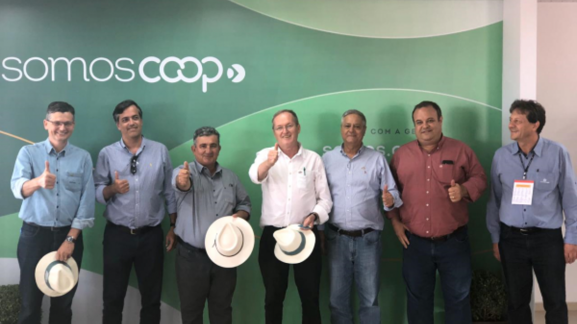 Diretores da ABCZ visitam a Casa Paraná Cooperativo no Show Rural Coopavel