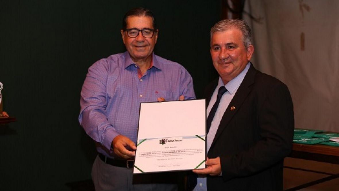 Diretor da ABCZ é homenageado com o ?Mérito Indubrasil 2019?