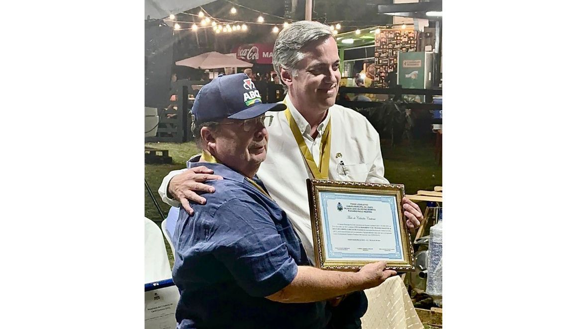 Presidente da ABCZ, Gabriel Garcia Cid, recebe título de cidadão cratense