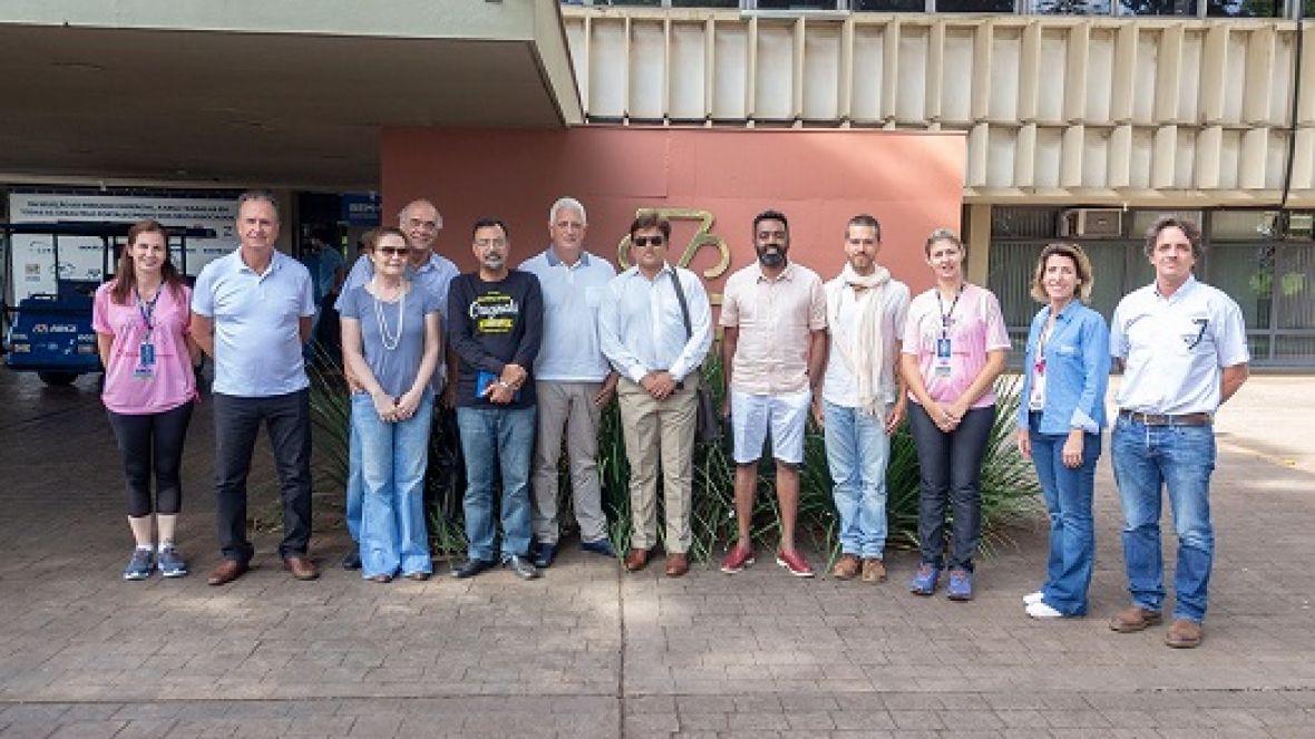 Membros do Conselho Nacional de Desenvolvimento de Laticínios da Índia (NDDB) visitam a ABCZ