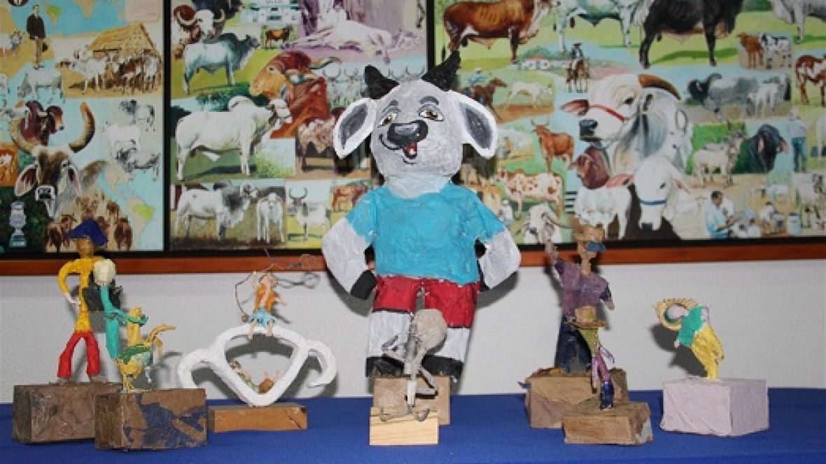 Museu do Zebu recebe exposição de peças produzidas por estudantes em projeto de arte com recicláveis
