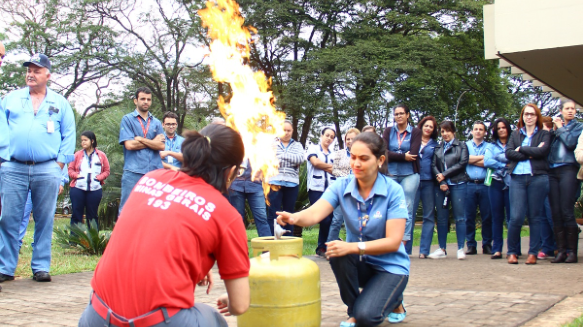 Colaboradores da ABCZ participam de treinamento de primeiros socorros e prevenção de incêndios