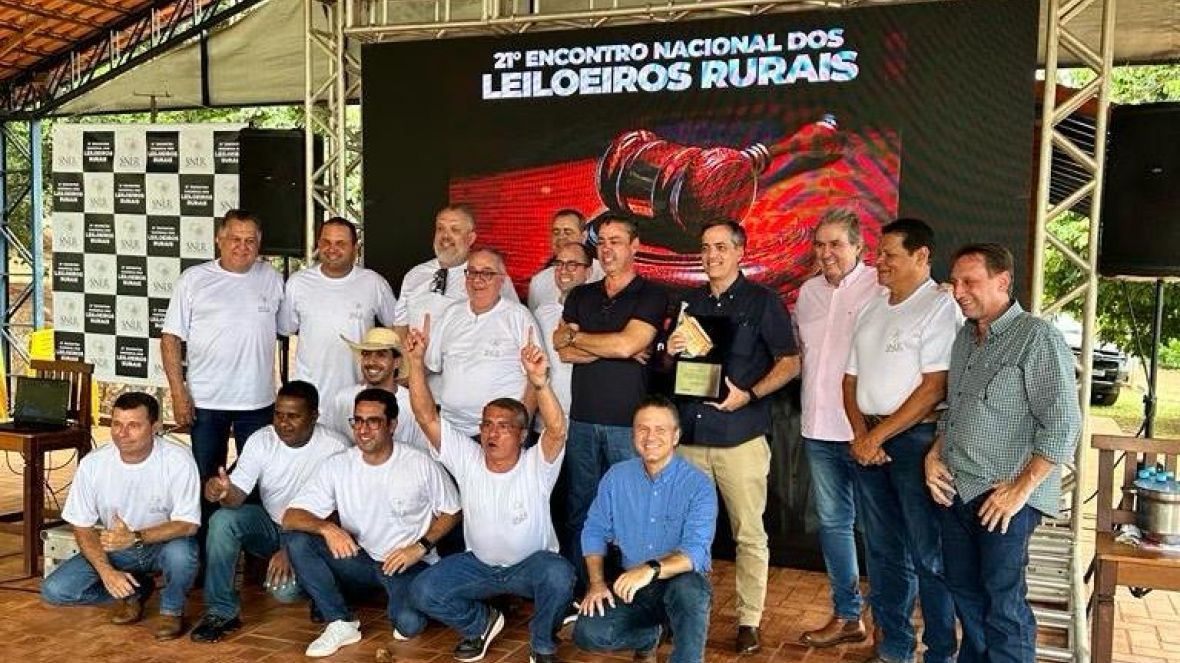 Presidente da ABCZ e Gerente de Fomento do PMGZ participam do 21º Encontro Nacional de Leiloeiros Rurais  