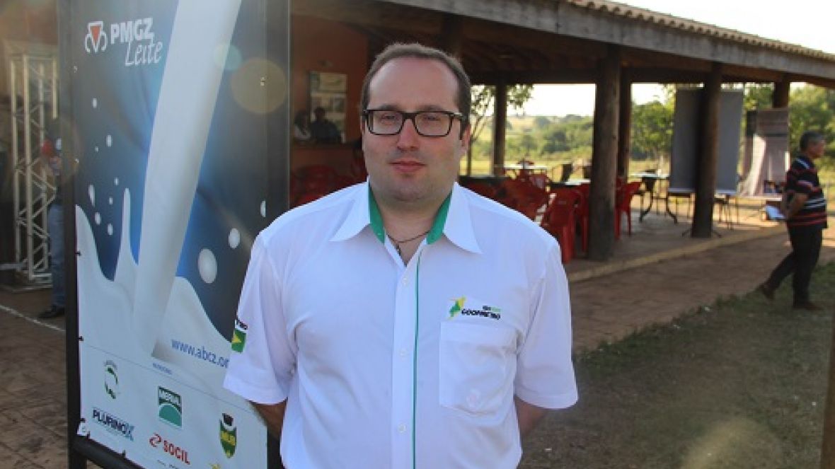 Pastagens, genética e leite são destaques no 2º dia de palestras da ExpoZebu Dinâmica