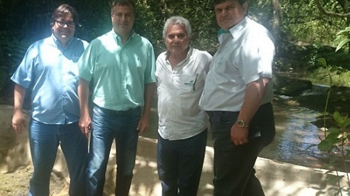 Representantes da ABCZ e FAZU conhecem projeto ambiental 'Águas Perenes'