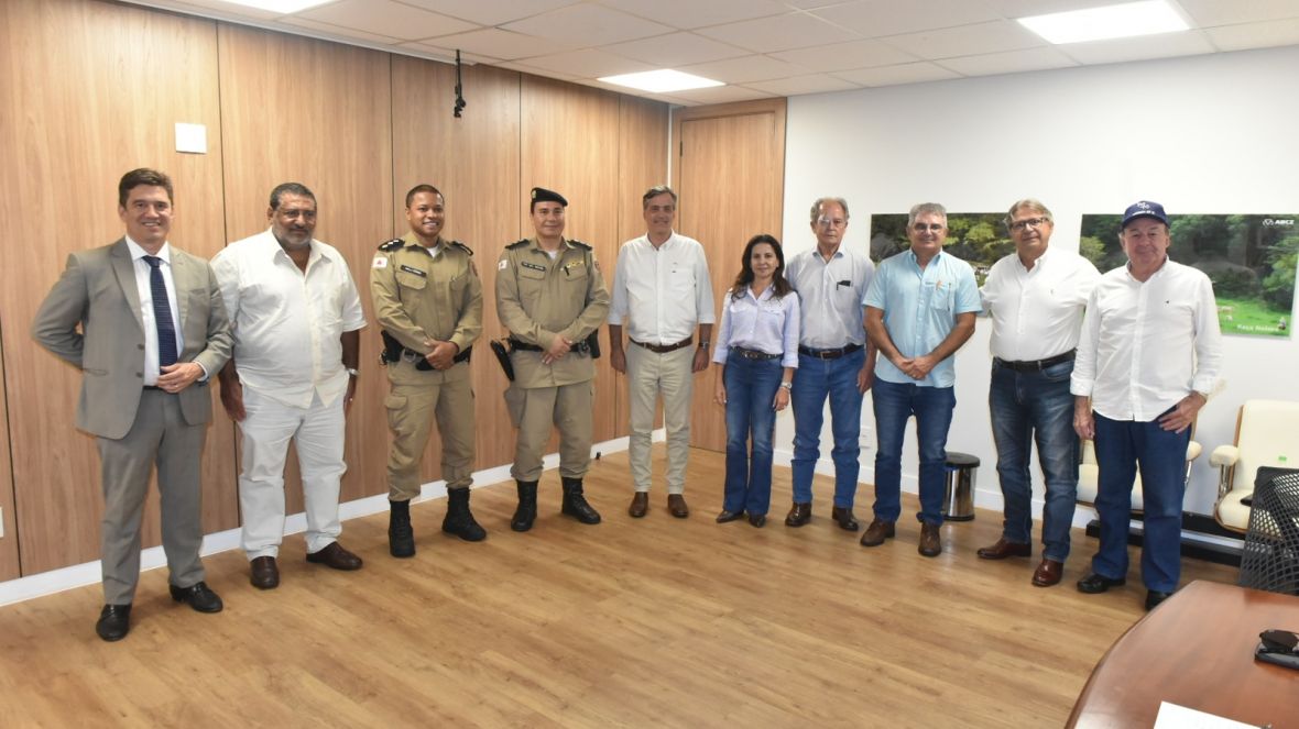 ABCZ recebe visita de representantes do alto comando da Polícia Militar em Uberaba (MG)