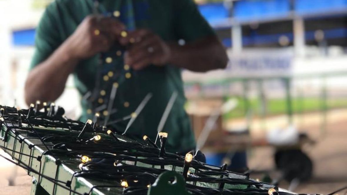 Luzes de Natal no Parque Fernando Costa começam a ser instaladas