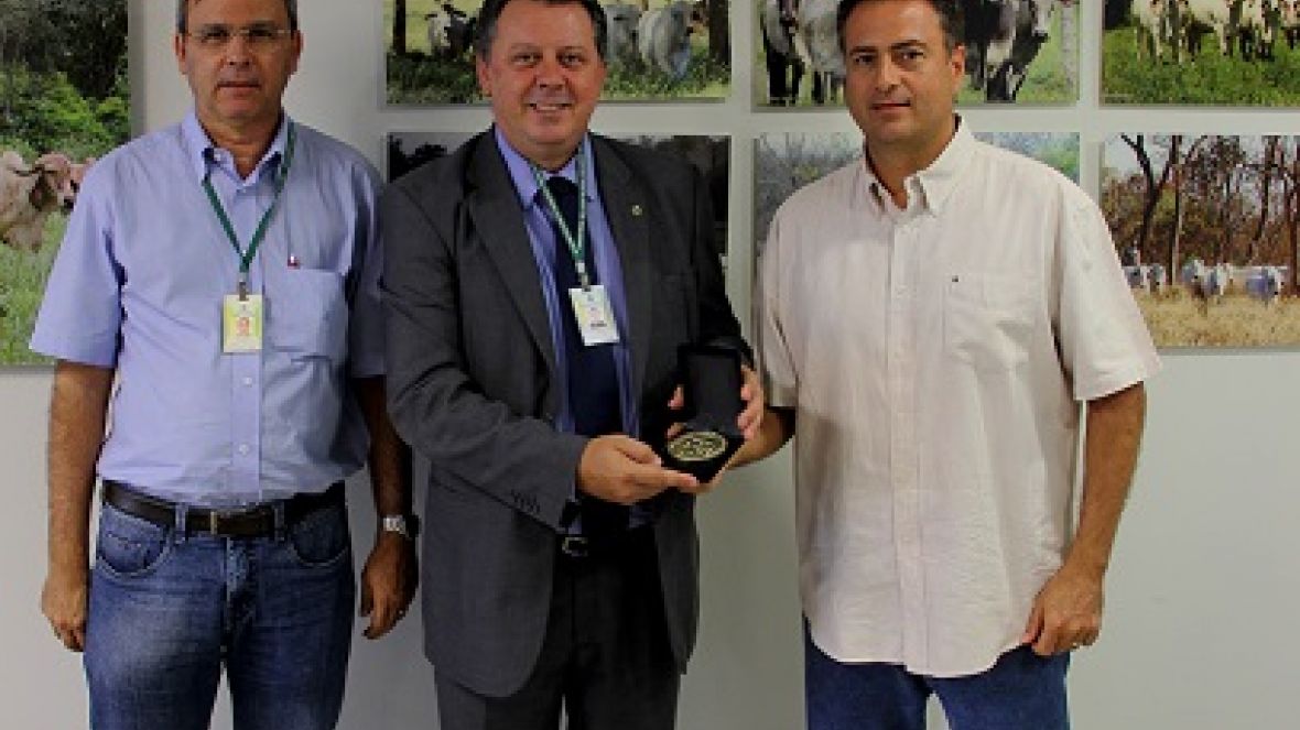 Presidente da ABCZ recebe visita de representantes do MAPA