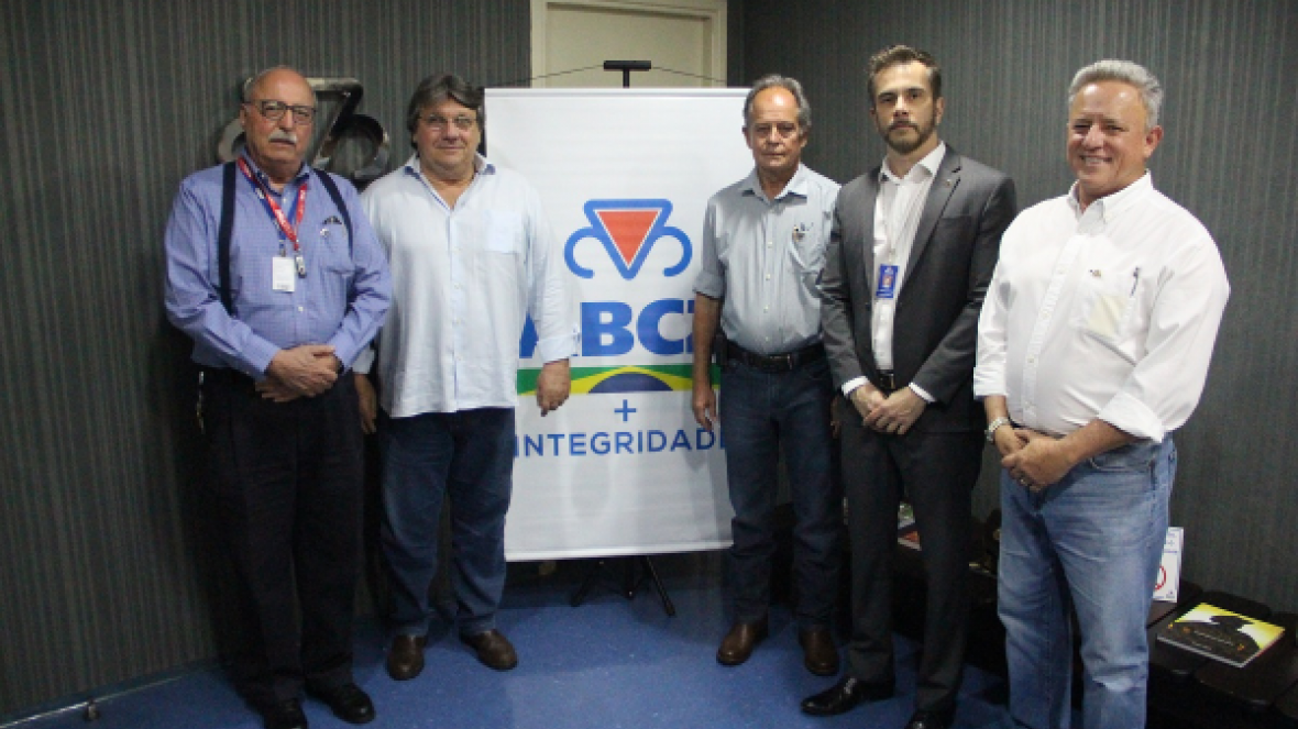 Integrantes do Comitê de Ética do programa ABCZ + Integridade tomam posse durante ExpoGenética