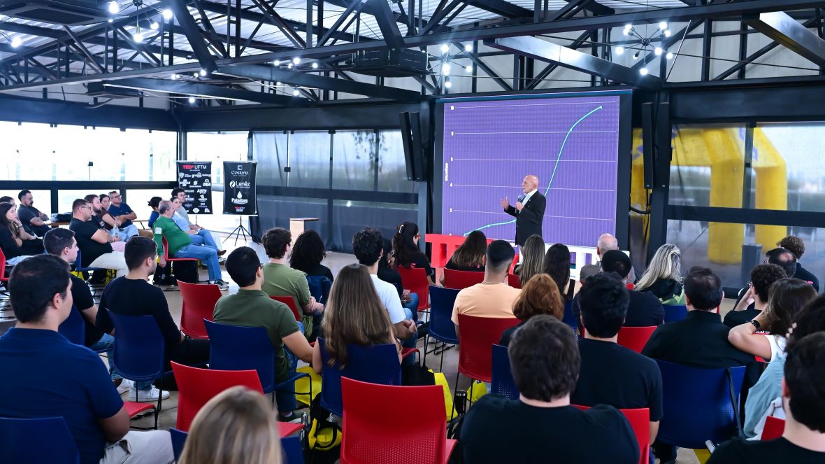 ABCZ marca presença no TEDxUFTM com palestra sobre genética e sustentabilidade