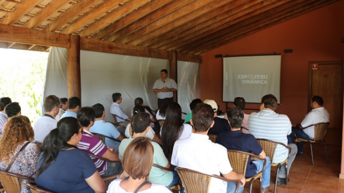 ExpoZebu Dinâmica é apresentada a professores da FAZU