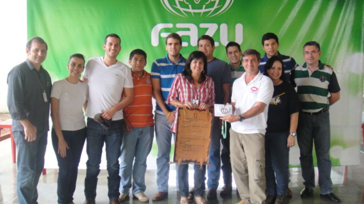 Premiação é comemorada por alunos e professores da FAZU 