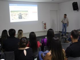 Zebu na Universidade: alunos de Medicina Veterinária da Funorte participam de palestra no Museu do Zebu