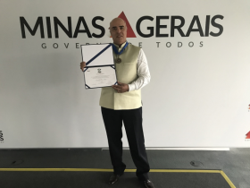 Medalha Santos Dumond é entregue a Conselheiro da ABCZ