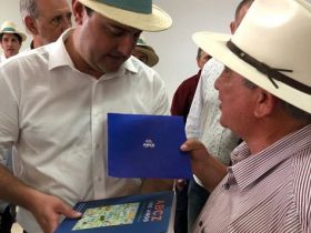 Vice-presidente da ABCZ faz convite a governador do estado do Paraná