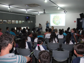 Estudantes da rede pública participam de oficinas na ABCZ