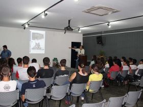 Adolescentes participam do projeto ?ABCZ para uma vida melhor?