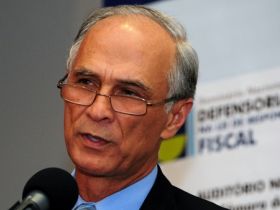 Ministro Antônio Andrade participa de reunião na ABCZ