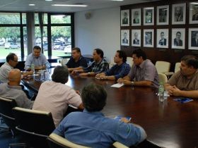 Representantes da ABCZ e da Comissão de Jurados participam de reunião