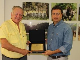 Criadores paraguaios parabenizam ABCZ 