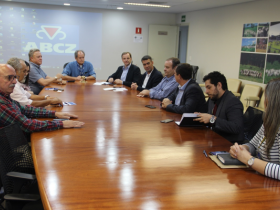 Comitiva do BB apresenta Seguro Faturamento Pecuário na ABCZ