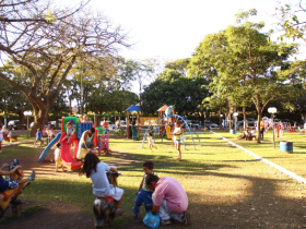 Movimento na área de recreação do Parque Fernando Costa é cada vez maior