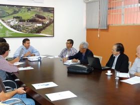 FAZU reúne referências e inicia reestruturação para formação de líderes