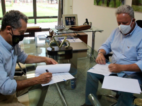 ABCZ e ESALQ/USP assinam Termo de Cooperação Técnica para o programa ?Zebu: Carne de Qualidade?