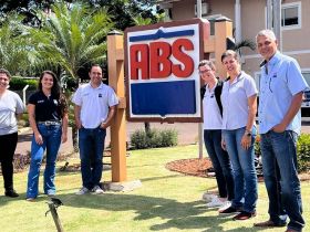 Gerente do PMGZ Leite realiza treinamento na central ABS, em Uberaba (MG)
