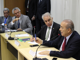 Governo deve facilitar licenciamento ambiental, diz Padilha