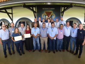 Fazu homenageia jurados da ABCZ formados pela instituição durante a 90ª ExpoZebu