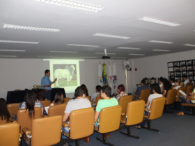 Zebu na Escola: universitários participam de capacitação