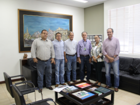 Prefeito de Uberaba recebe diretoria da ABCZ