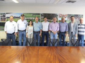 Presidente e diretores da Associação Brasileira de Criadores de Canchim visitam sede da ABCZ