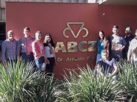 Alunos do curso de Zootecnia da Universidade Federal de Mato Grosso visitam a ABCZ